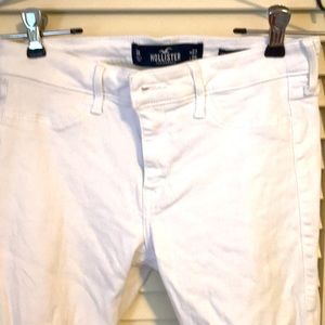 Hollister -The perfect white jeans!